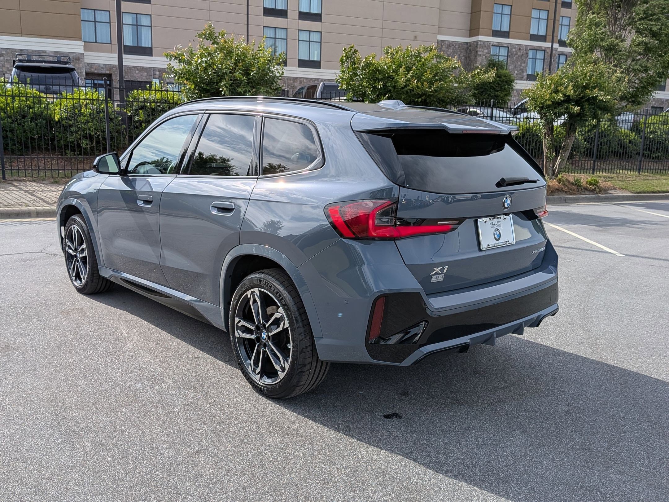 Certified 2023 BMW X1 xDrive28i w/ Premium Package AWD/4WD image 5