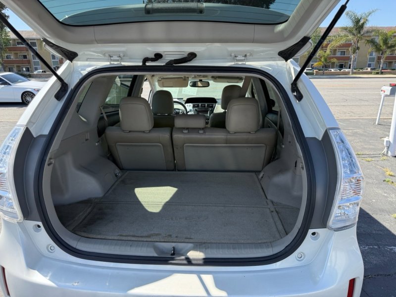 Used 2014 Toyota Prius V Five image 20