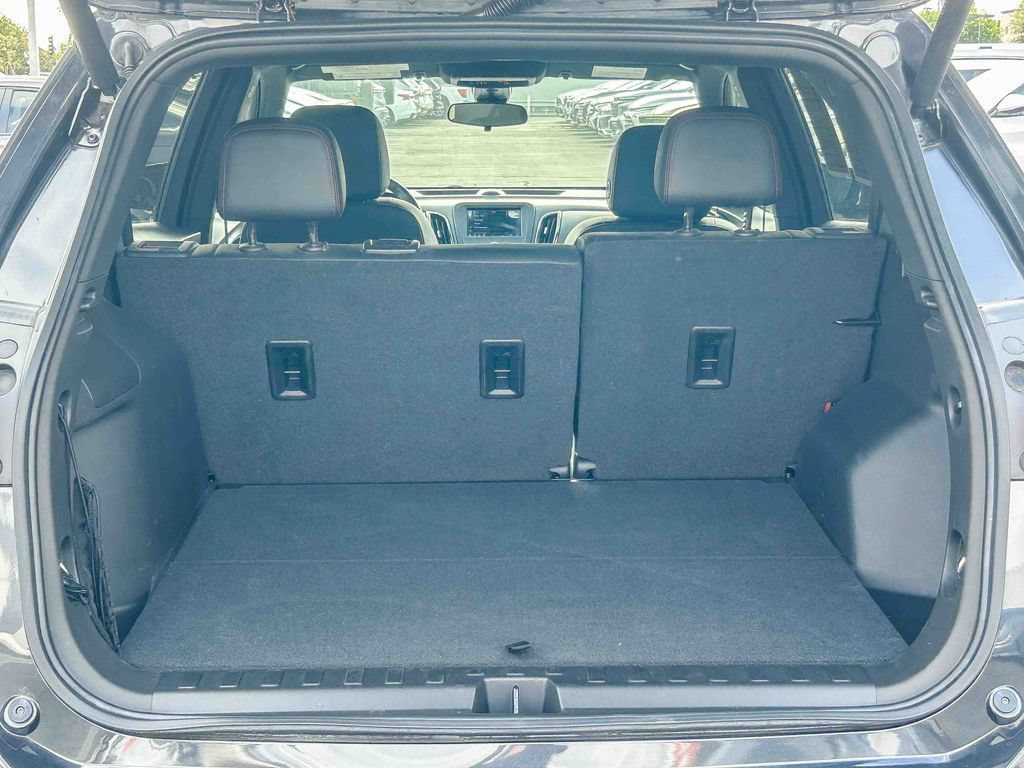 Used 2022 Chevrolet Equinox RS w/ LPO, Cargo Package FWD image 27