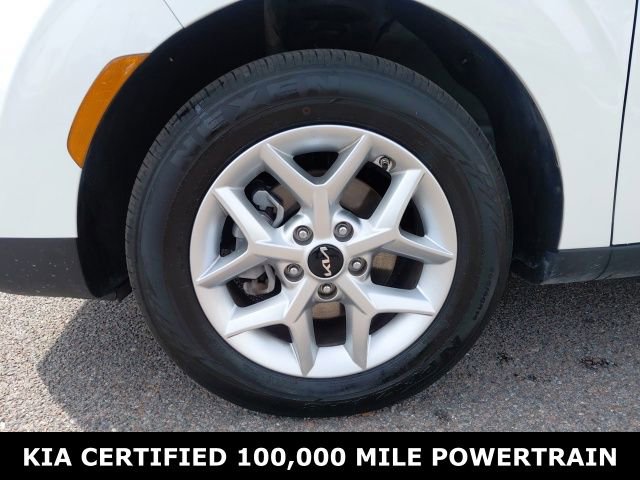 Certified 2025 Kia Soul LX image 10