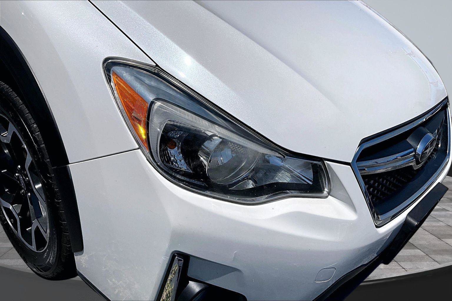 Used 2017 Subaru Crosstrek 2.0i Premium w/ Moonroof Package AWD/4WD image 34