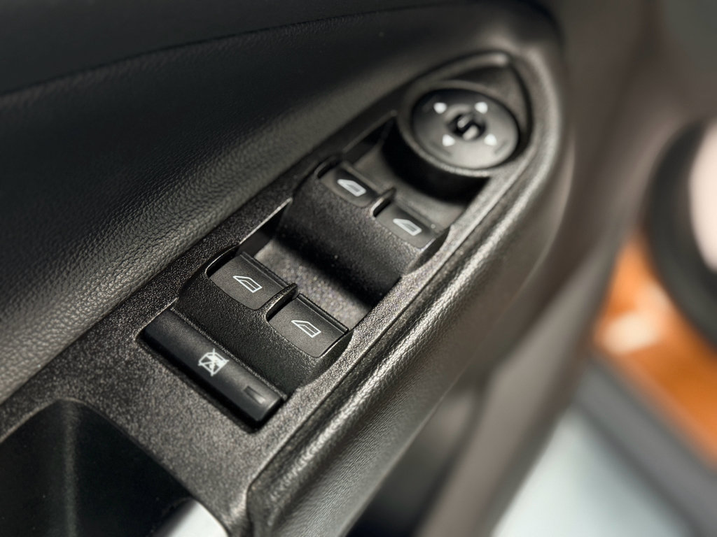 Used 2017 Ford Escape SE image 12