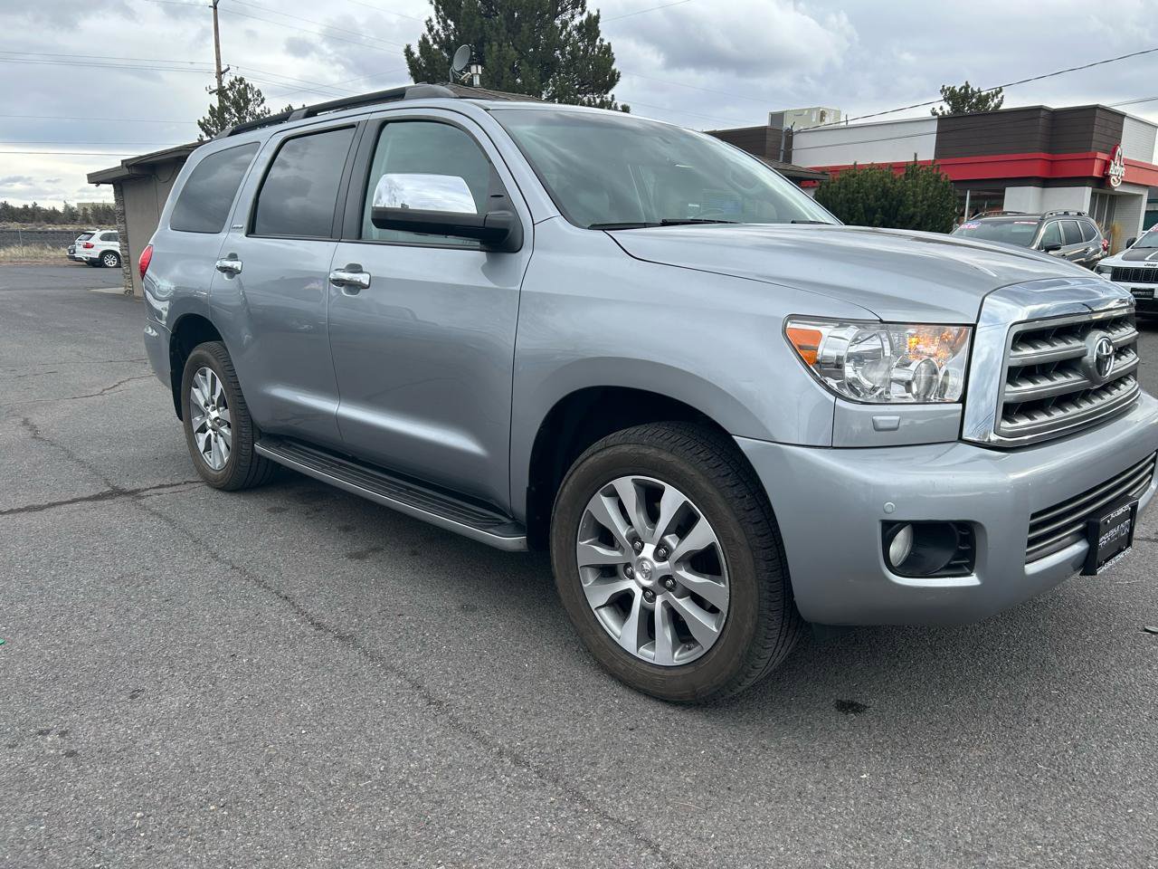 Used 2017 Toyota Sequoia Limited w/ Safety & Convenience Package AWD/4WD image 3