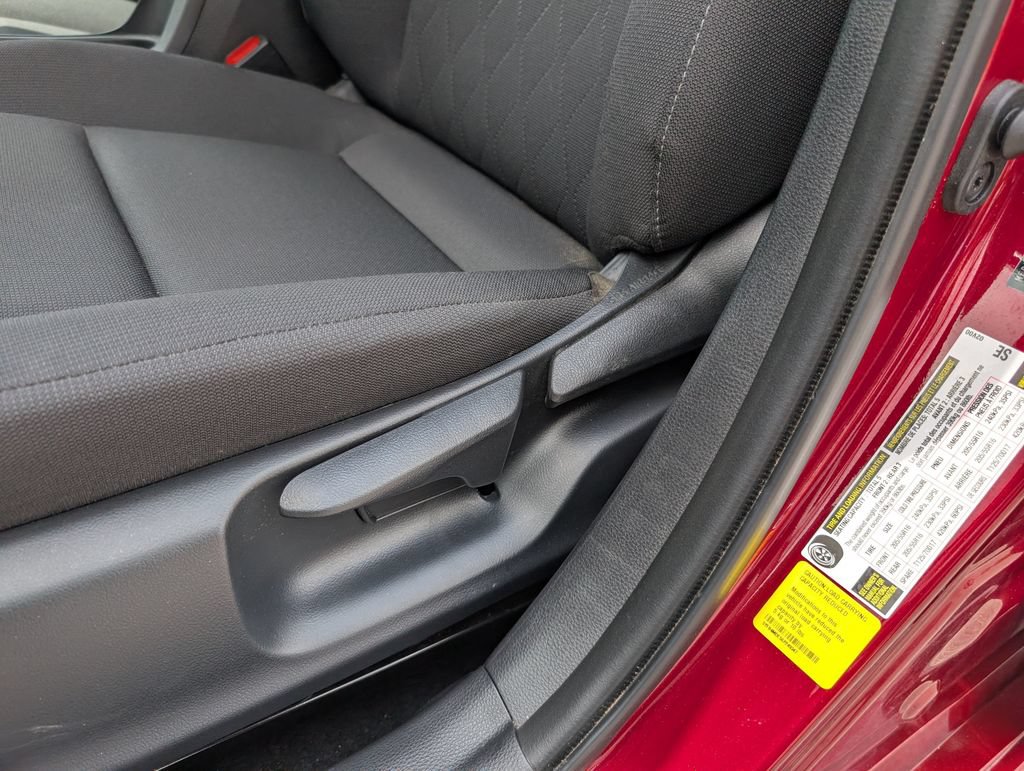 Used 2025 Toyota Corolla LE FWD image 10
