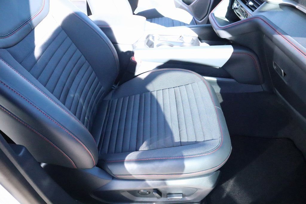 New 2026 Ford Explorer ST-Line w/ ST-Line Street Pack image 15