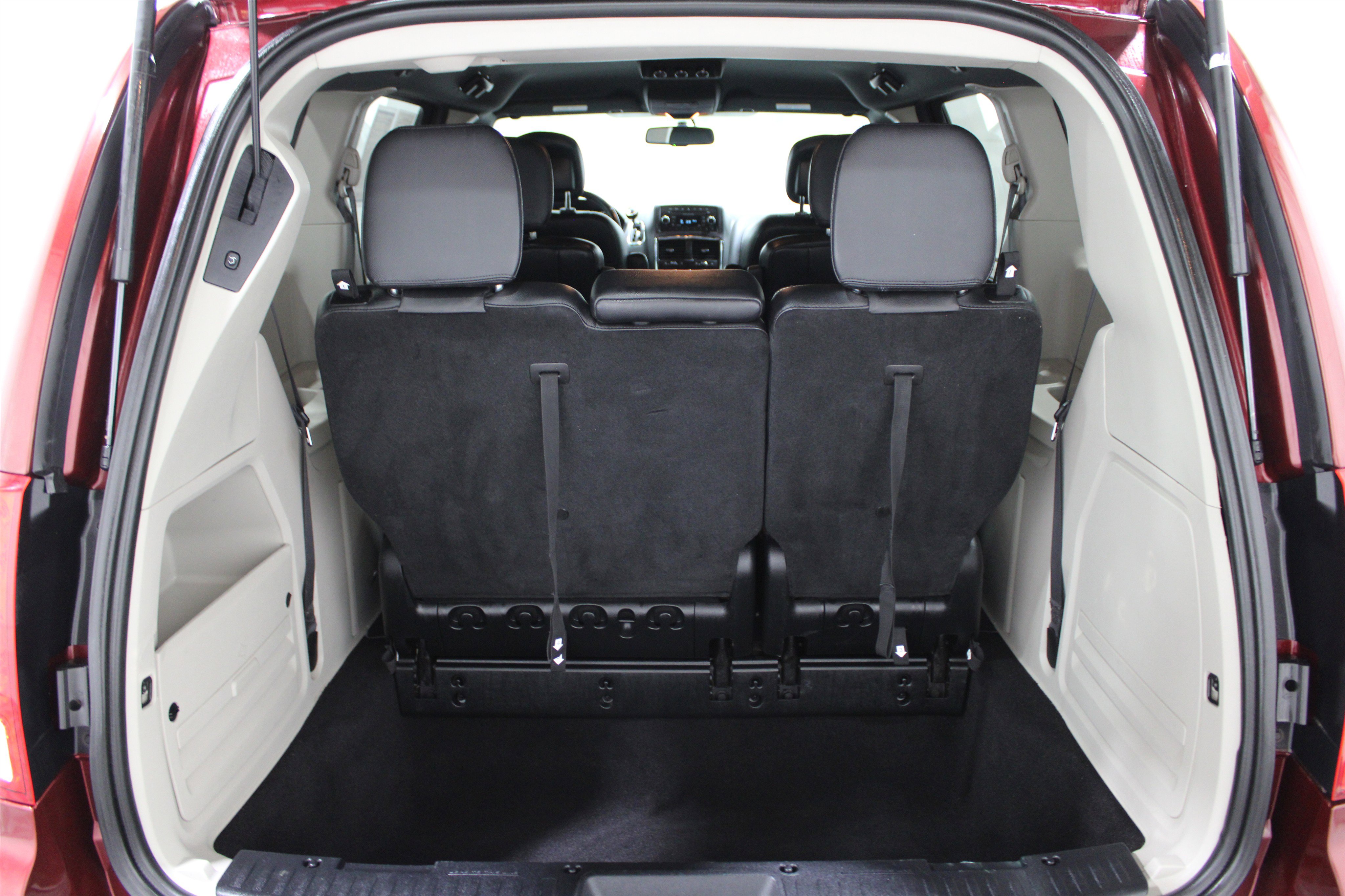 Used 2017 Dodge Grand Caravan SXT image 20