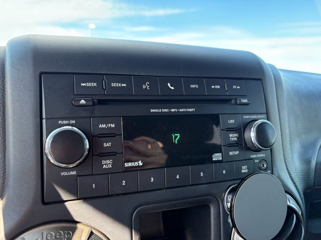 Used 2018 Jeep Wrangler Golden Eagle image 18