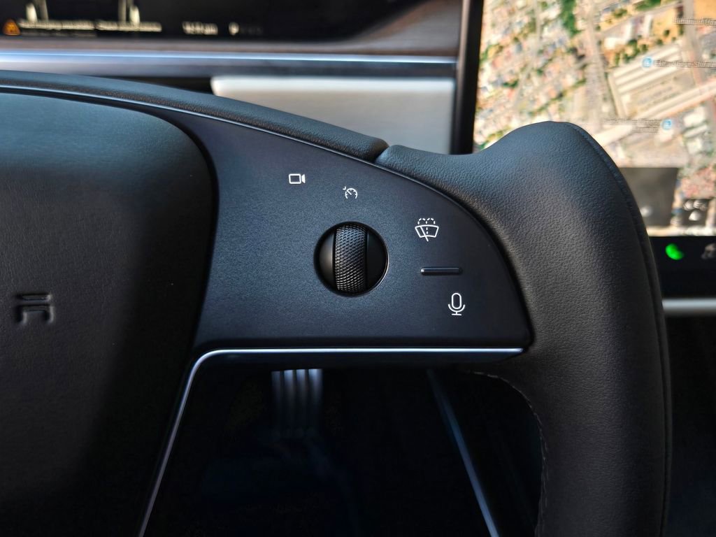 Used 2022 Tesla Model S image 23