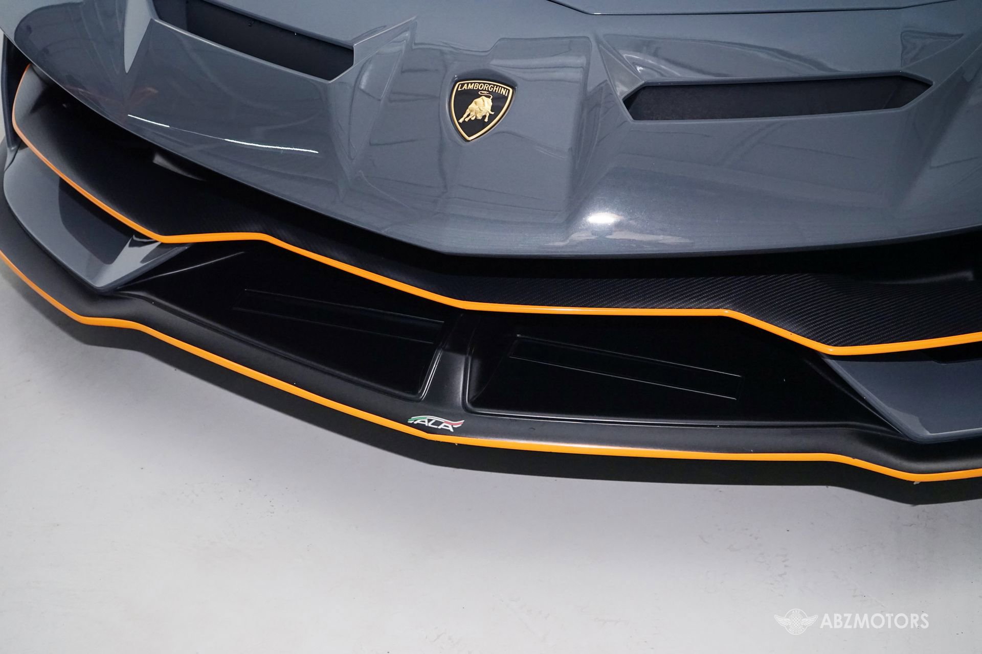 Used 2019 Lamborghini Aventador SVJ AWD/4WD image 20
