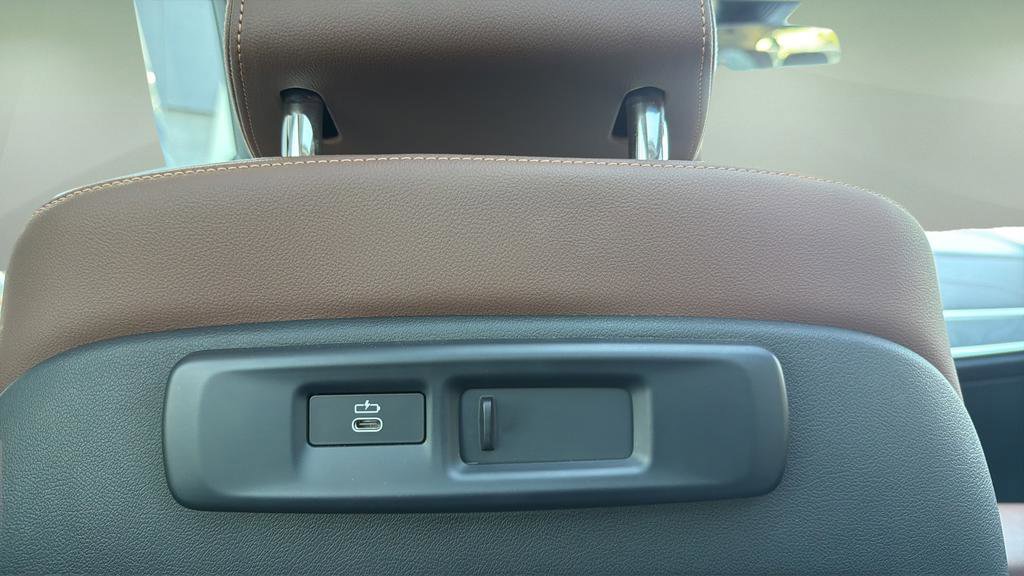 Used 2021 BMW X7 xDrive40i w/ Premium Package image 22