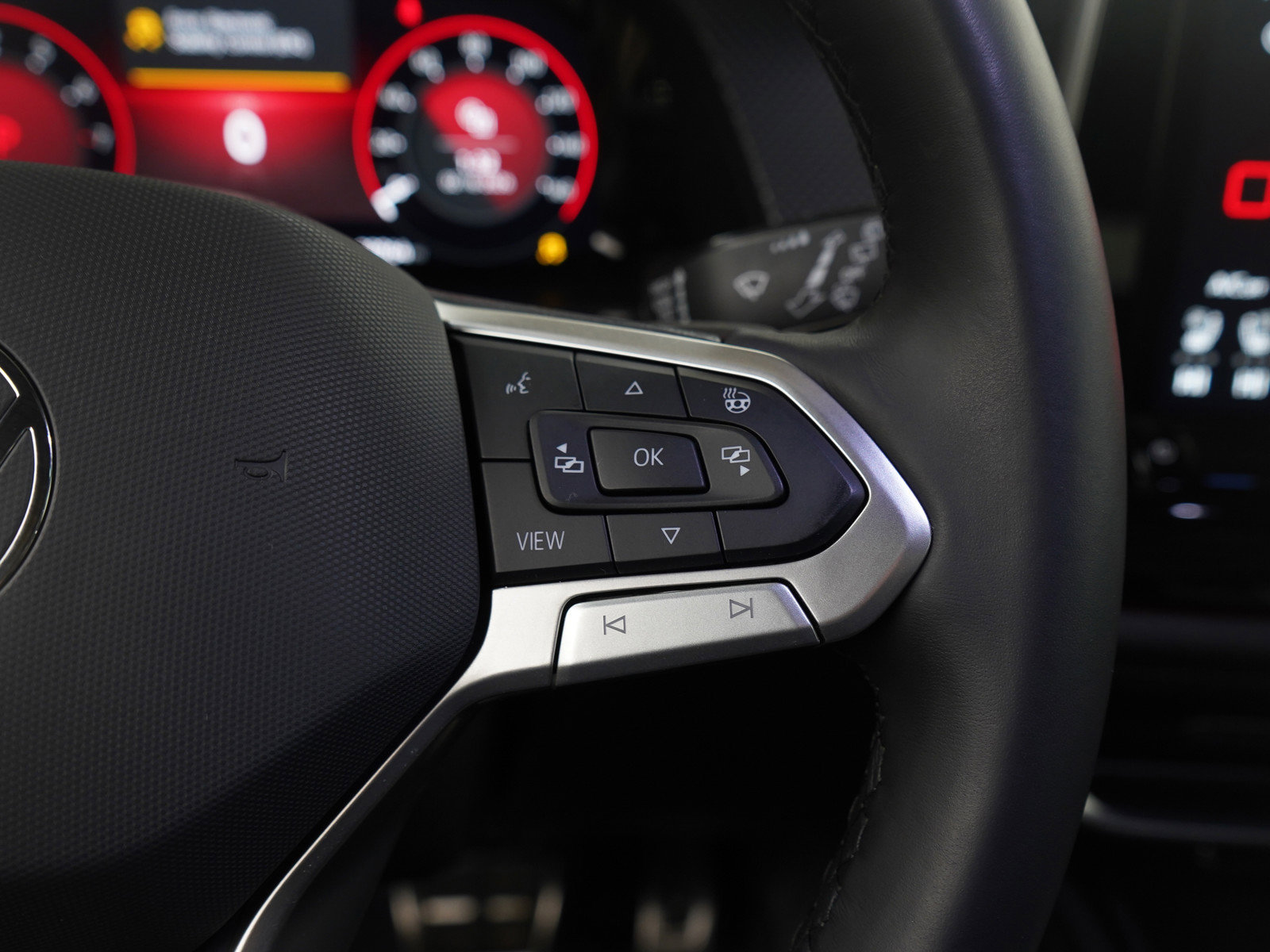 Used 2024 Volkswagen Atlas Cross Sport SEL Premium R-Line image 18