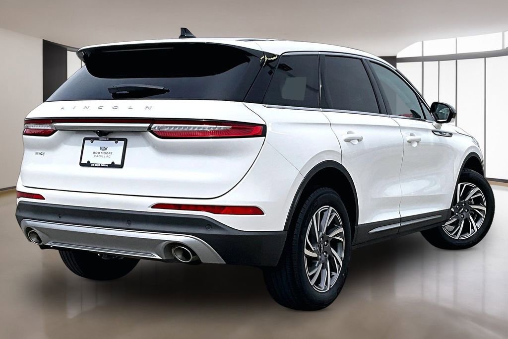 Used 2023 Lincoln Corsair FWD image 2