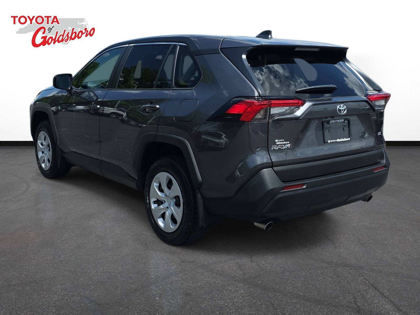 Used 2024 Toyota RAV4 LE FWD image 7
