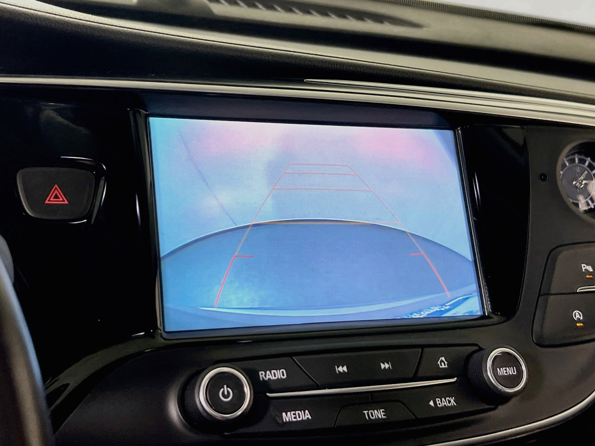 Used 2020 Buick Envision Essence AWD/4WD image 13
