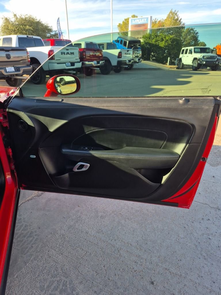 Certified 2022 Dodge Challenger R/T w/ Plus Package image 15