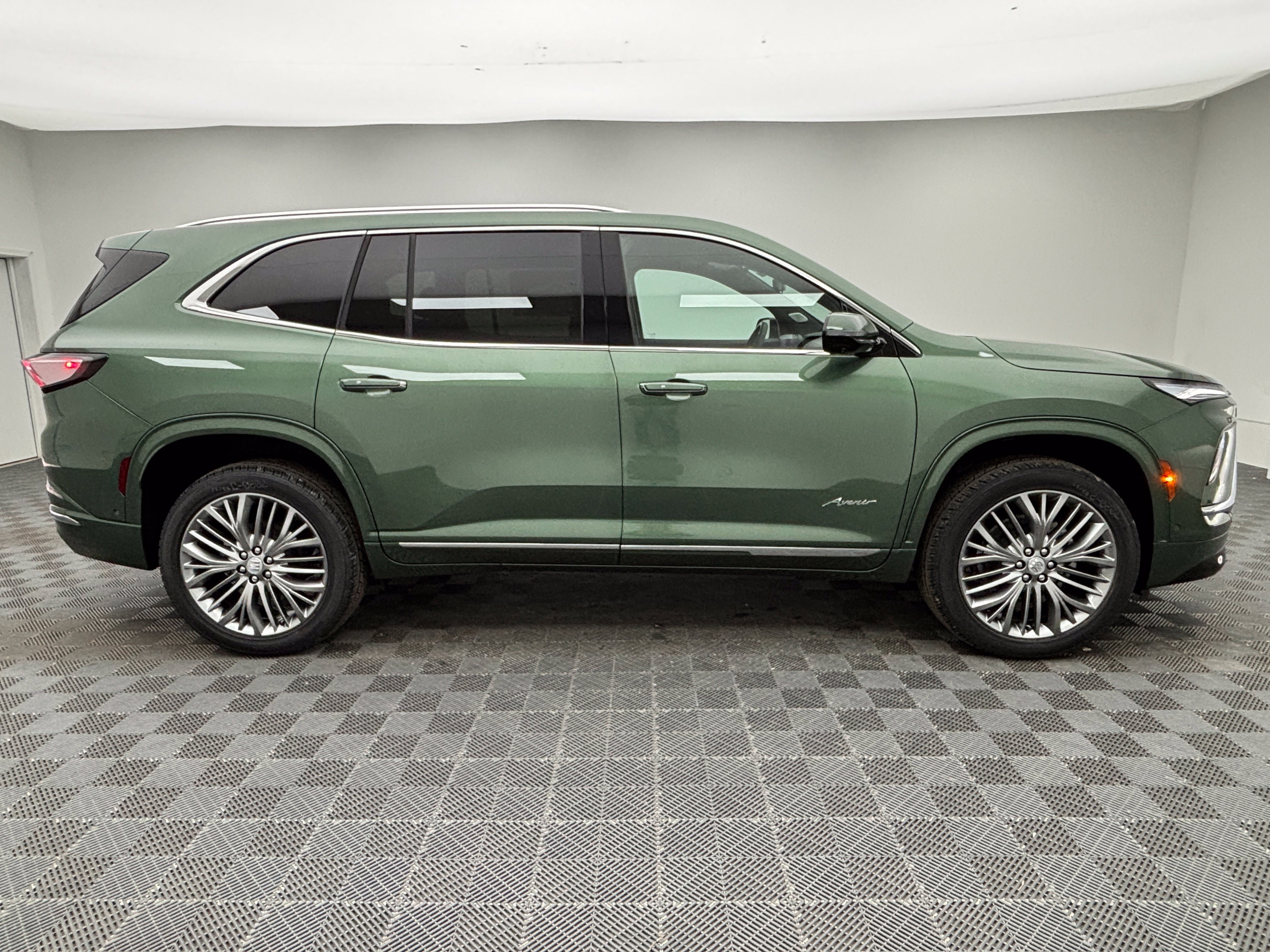 New 2027 Buick Enclave Avenir w/ LPO, Floor Liner Package AWD/4WD image 10