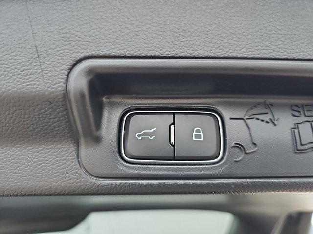 Used 2022 Ford Explorer XLT w/ Equipment Group 202A image 15