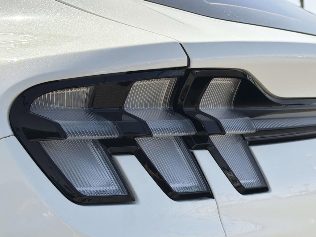 Used 2021 Ford Mustang Mach-E Premium image 8
