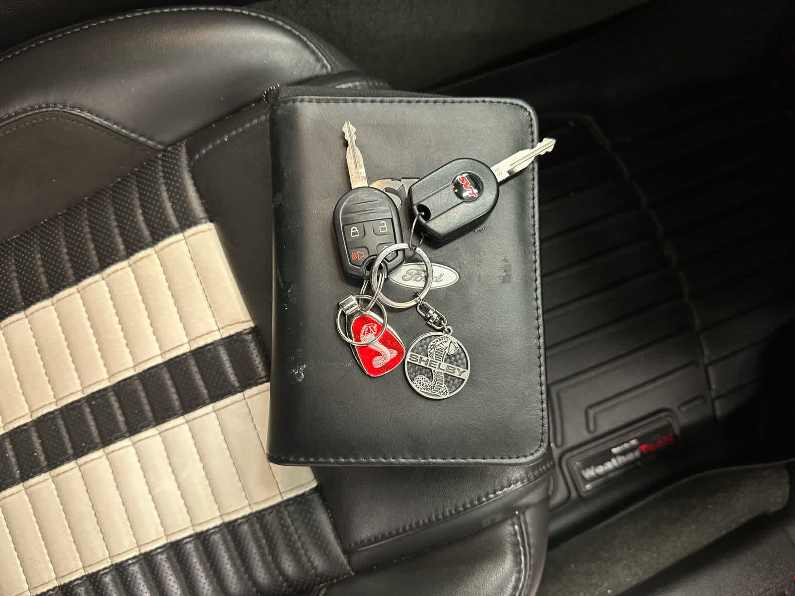 Used 2013 Ford Mustang Shelby GT500 RWD image 33