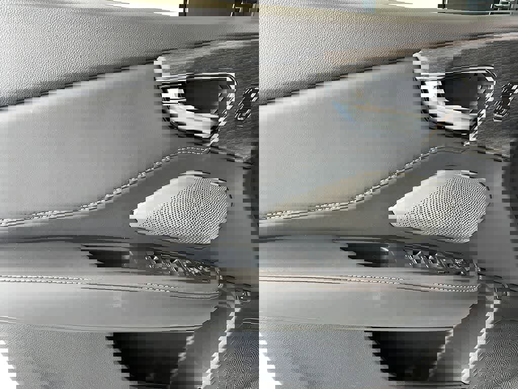 Used 2025 Acura RDX SH-AWD w/ Advance Package image 15