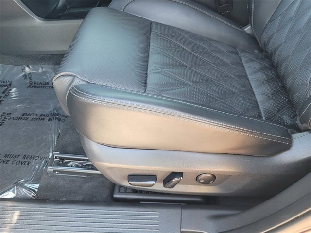 Used 2024 Nissan Rogue Platinum w/ Platinum Premium Package image 24