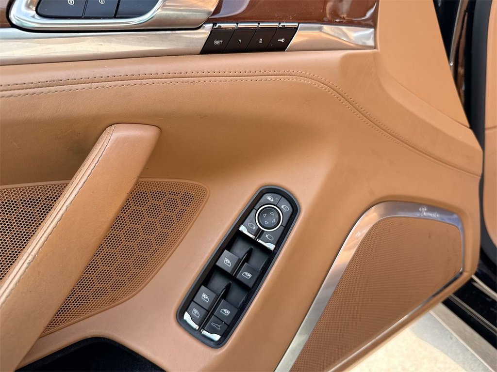 Used 2015 Porsche Panamera Turbo image 13