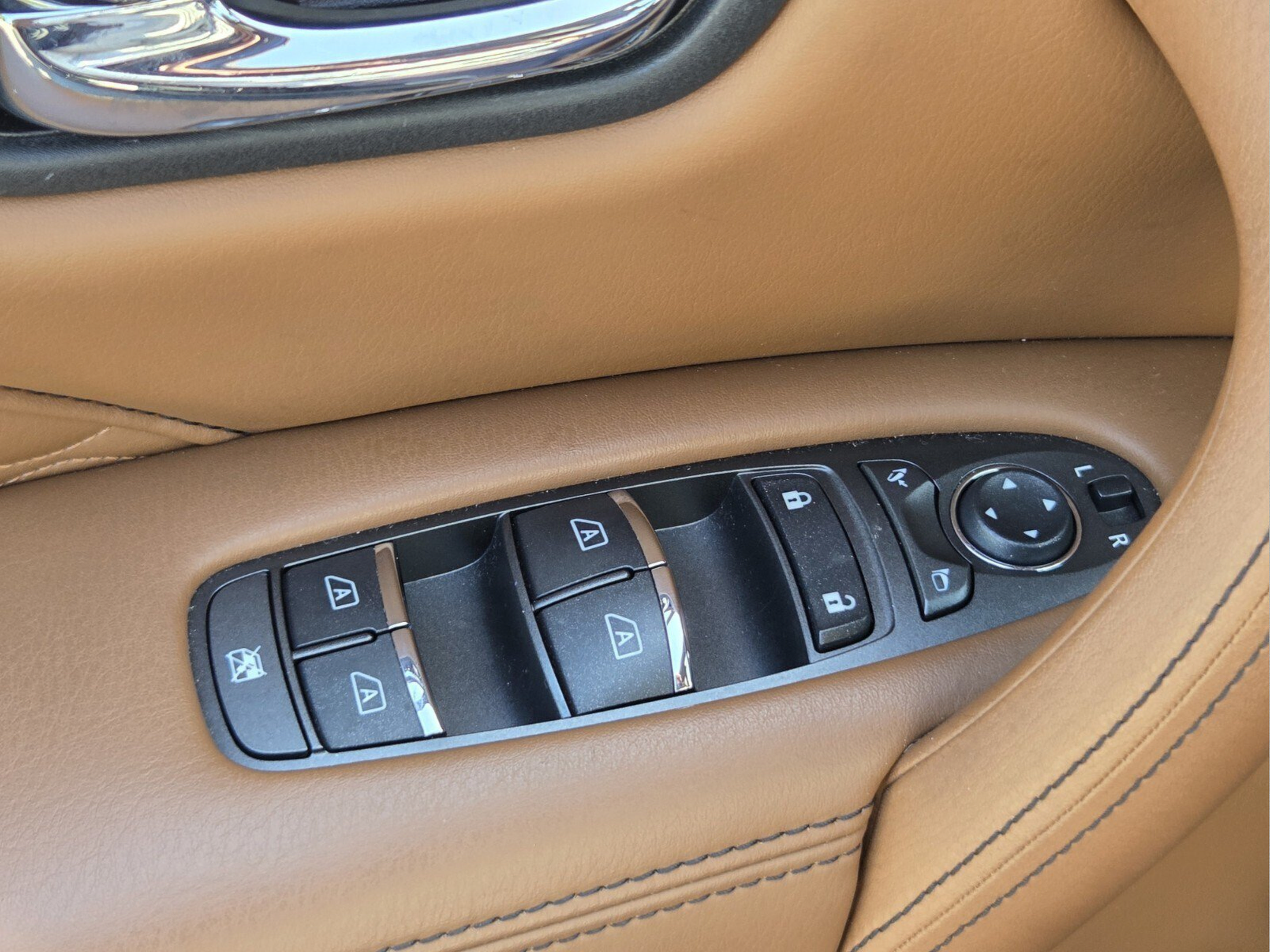 Used 2023 INFINITI QX80 Sensory w/ Cargo Package AWD/4WD image 28