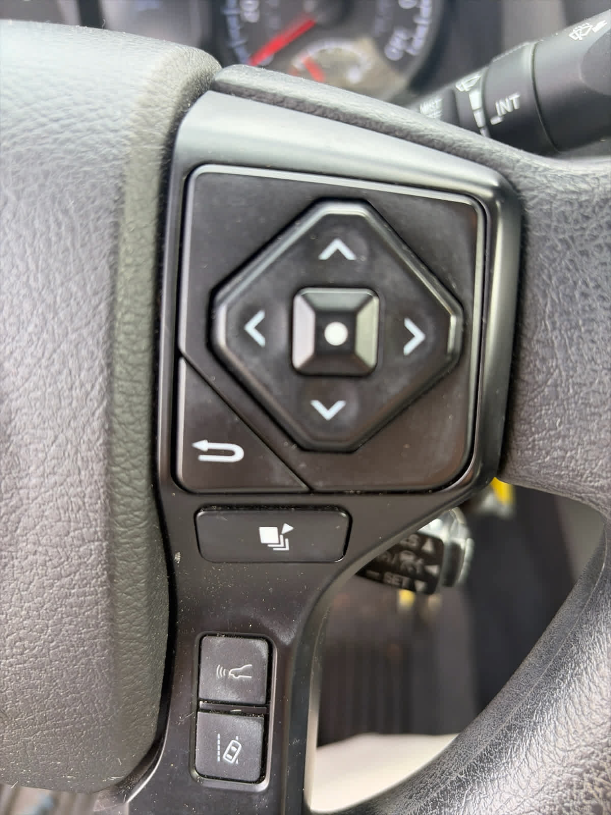 Used 2023 Toyota Tacoma SR AWD/4WD image 27