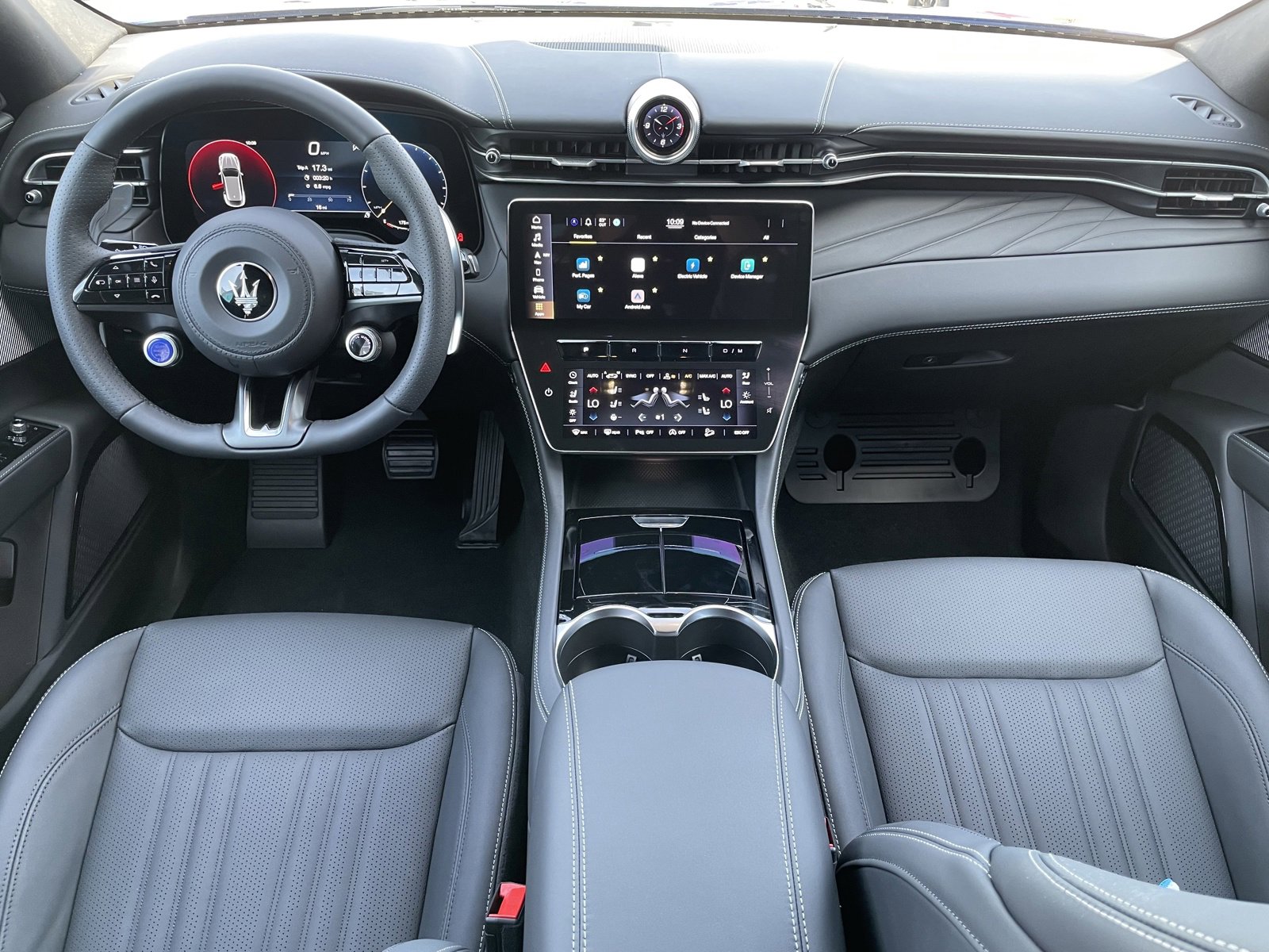 New 2024 Maserati Grecale GT image 32