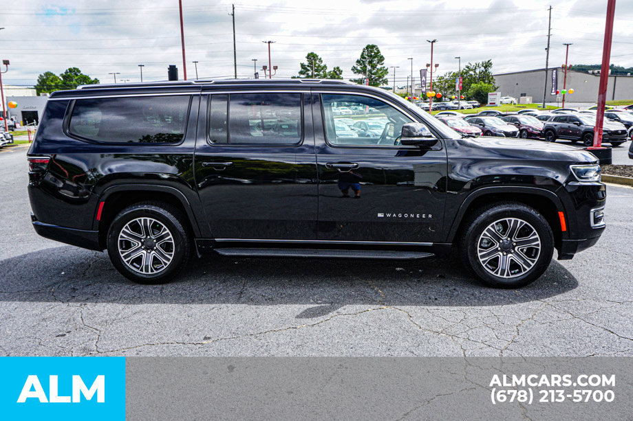 Used 2023 Jeep Wagoneer L Series II AWD/4WD image 8
