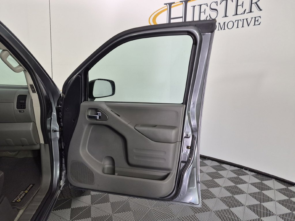 Used 2016 Nissan Frontier Desert Runner RWD image 32