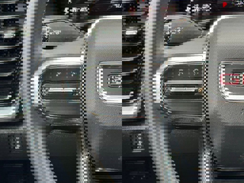 Used 2024 GMC Canyon Elevation w/ Convenience Package image 28