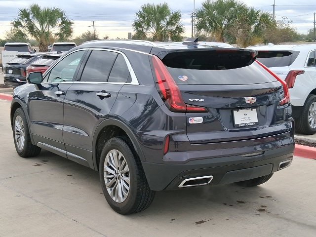 Used 2025 Cadillac XT4 Premium Luxury image 4