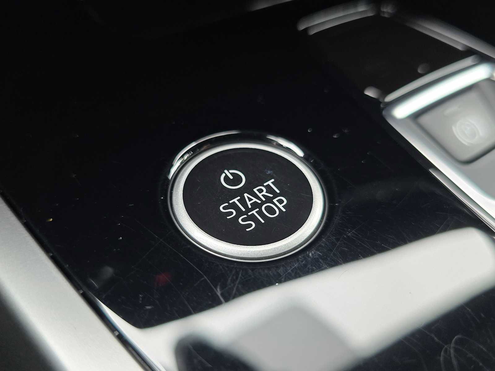 Used 2022 Audi Q4 e-tron Prestige image 35