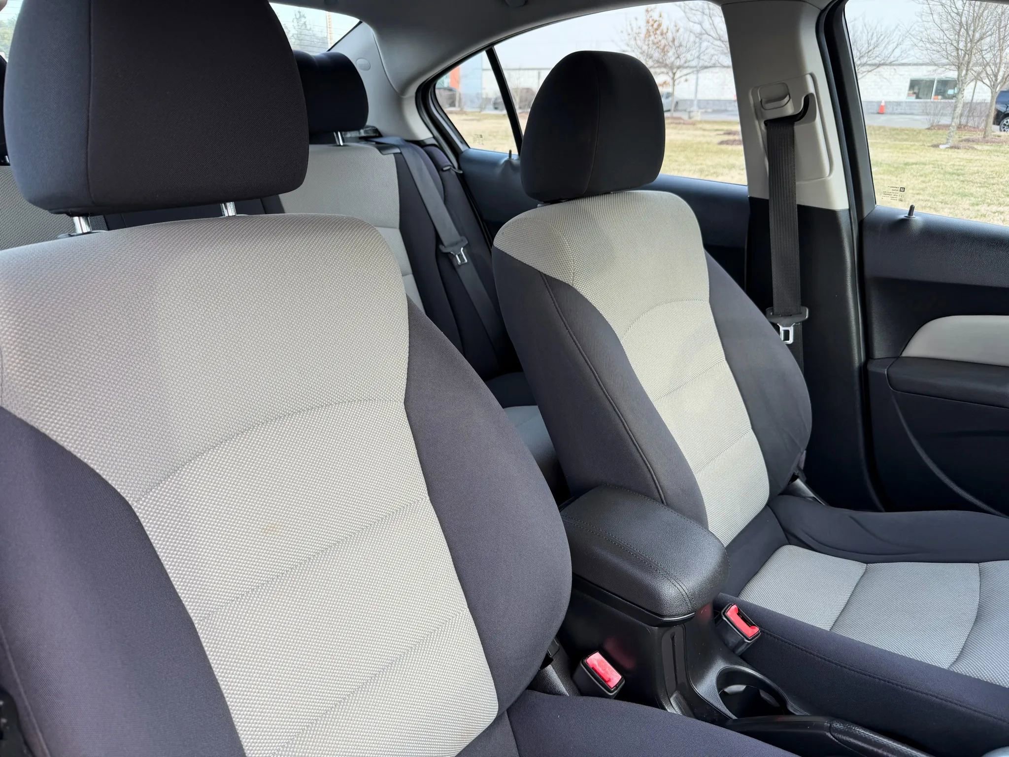 Used 2013 Chevrolet Cruze LS image 25