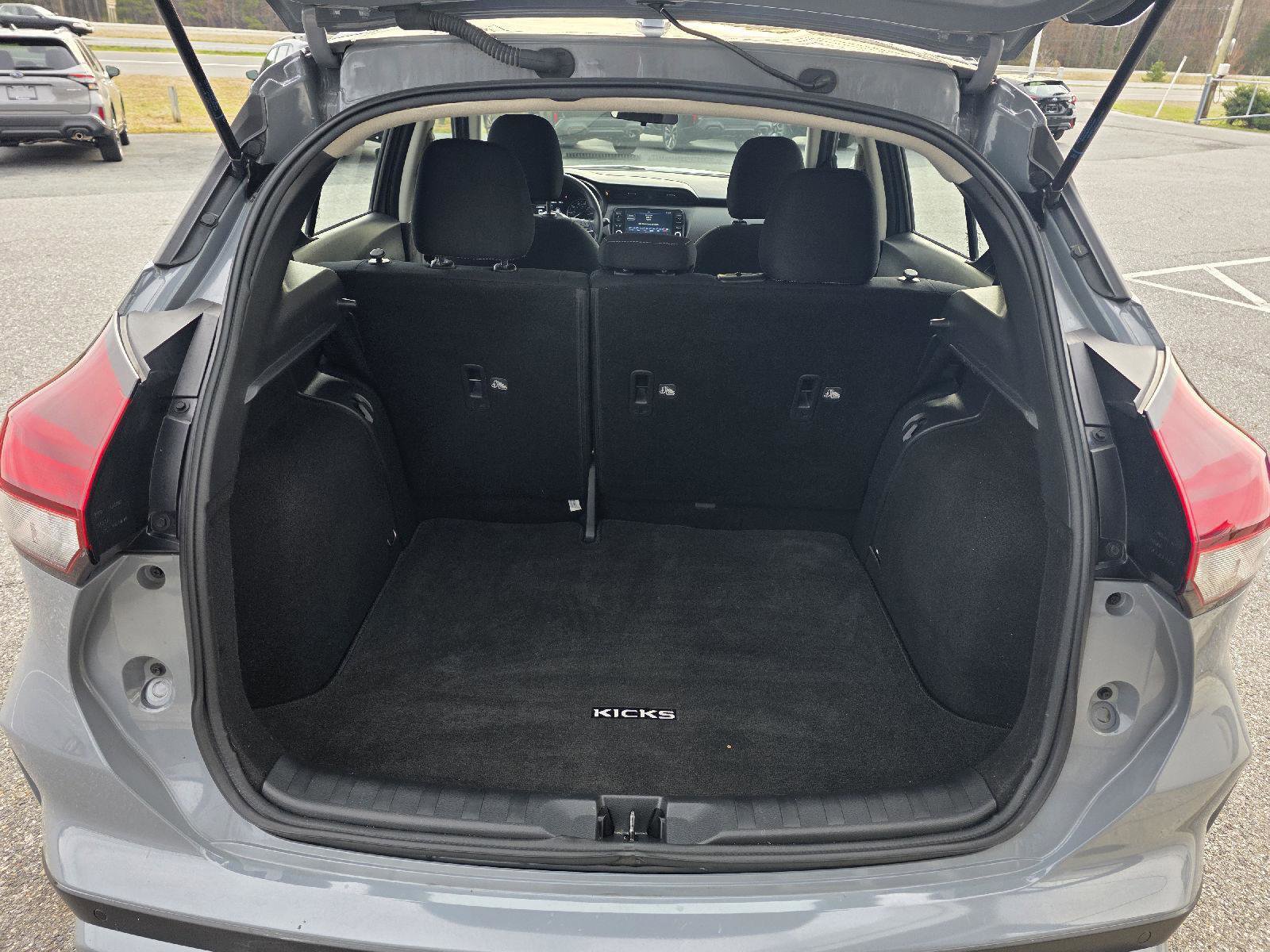 Used 2023 Nissan Kicks SV image 7