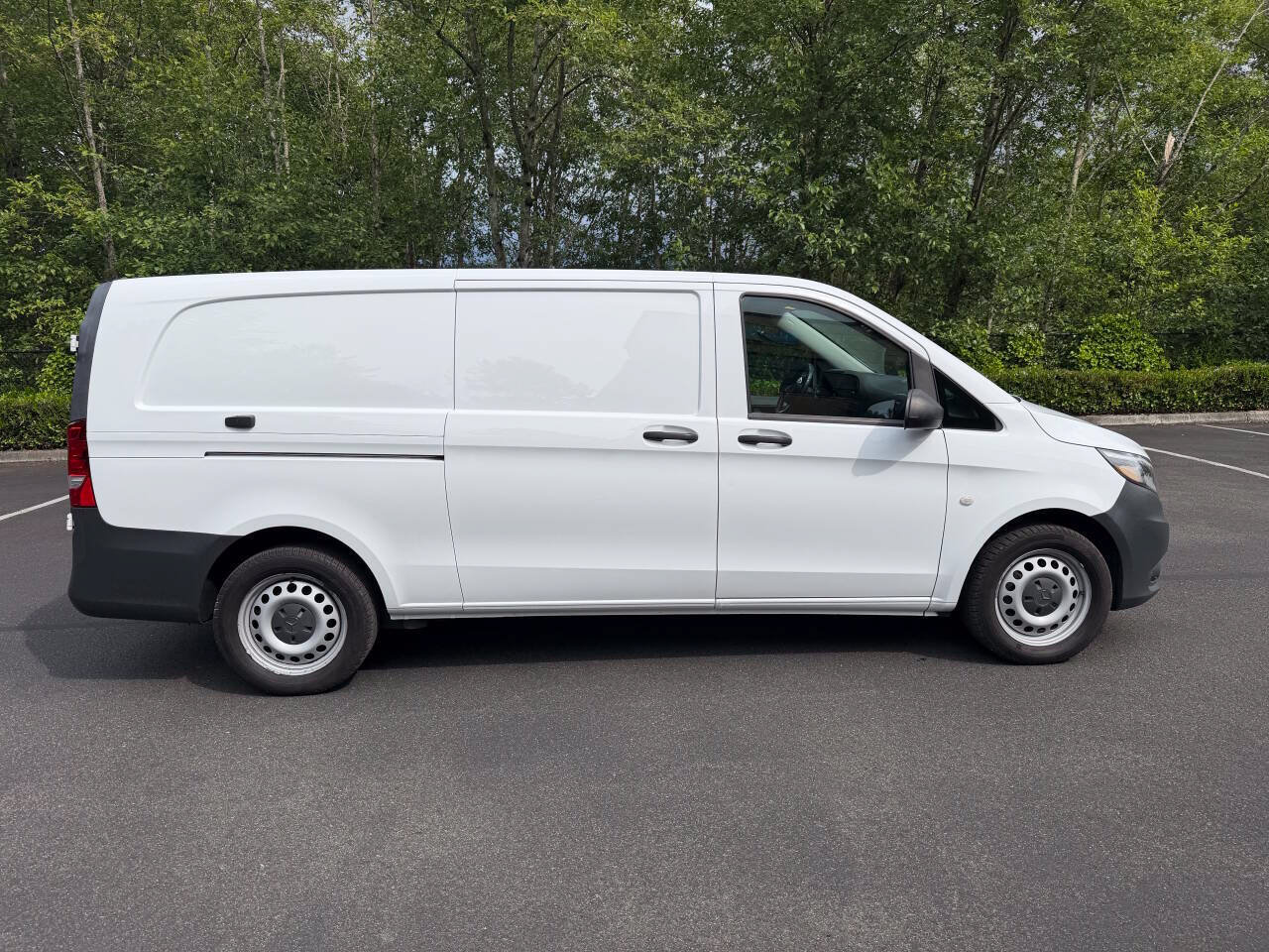 Used 2018 Mercedes-Benz Metris image 4