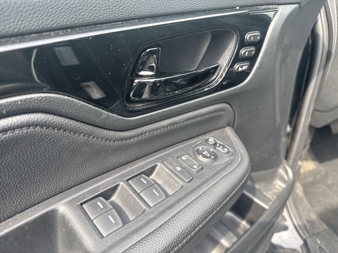 Used 2023 Honda Odyssey Elite image 3