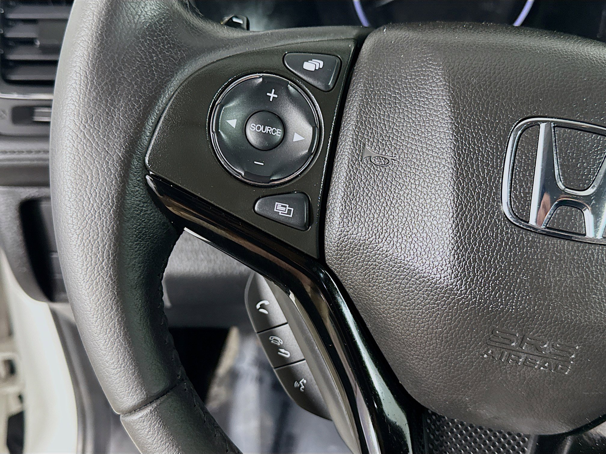 Used 2019 Honda HR-V Touring image 14