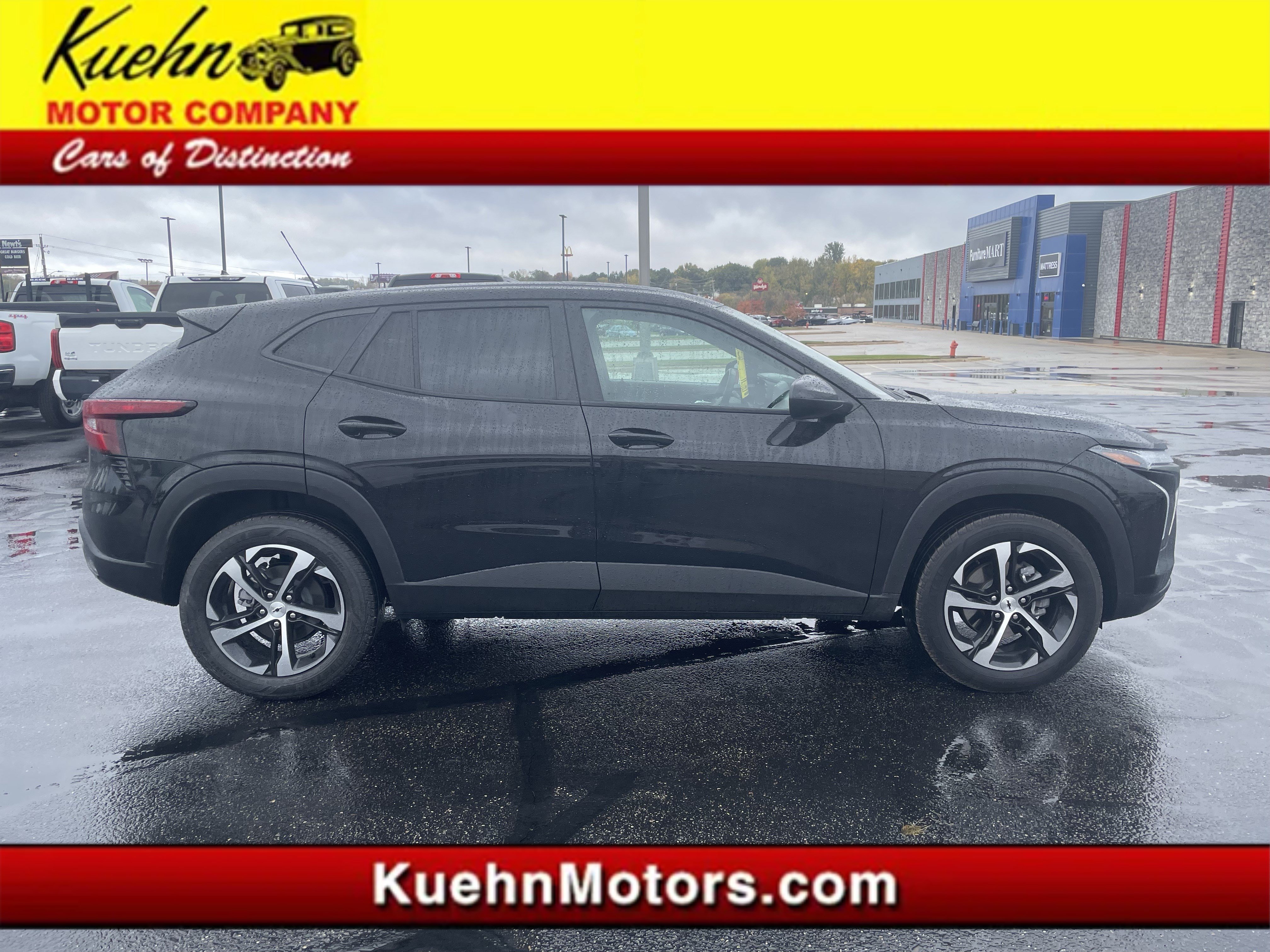 Used 2026 Chevrolet Trax RS w/ Sunroof Package FWD image 1