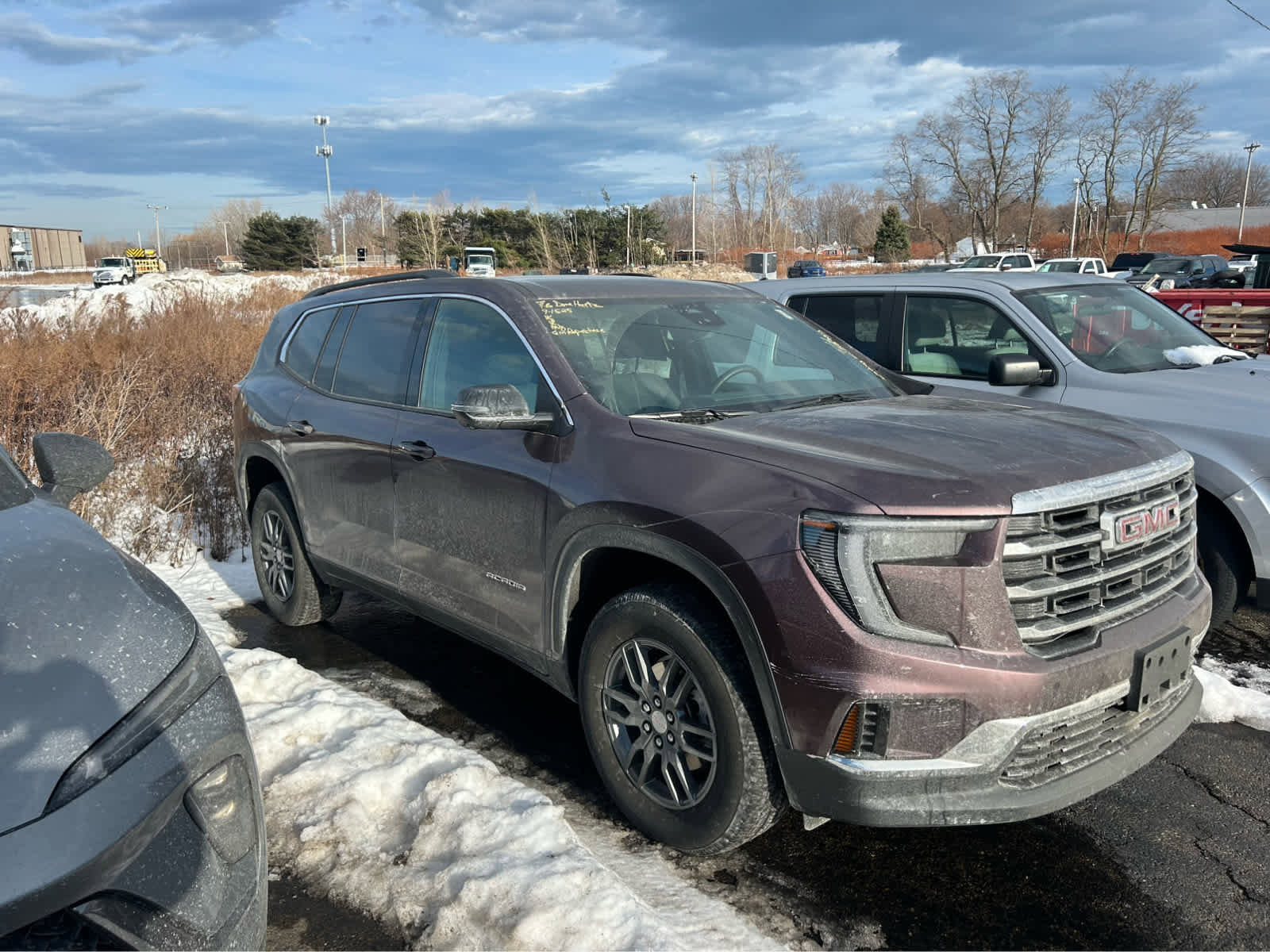 Used 2025 GMC Acadia Elevation image 3