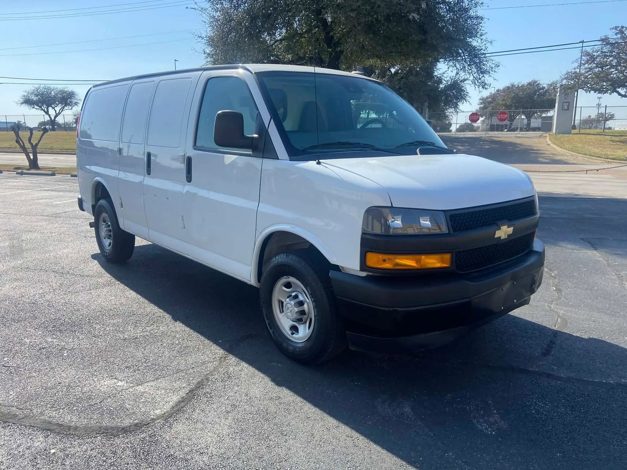 Used 2019 Chevrolet Express 2500 image 3