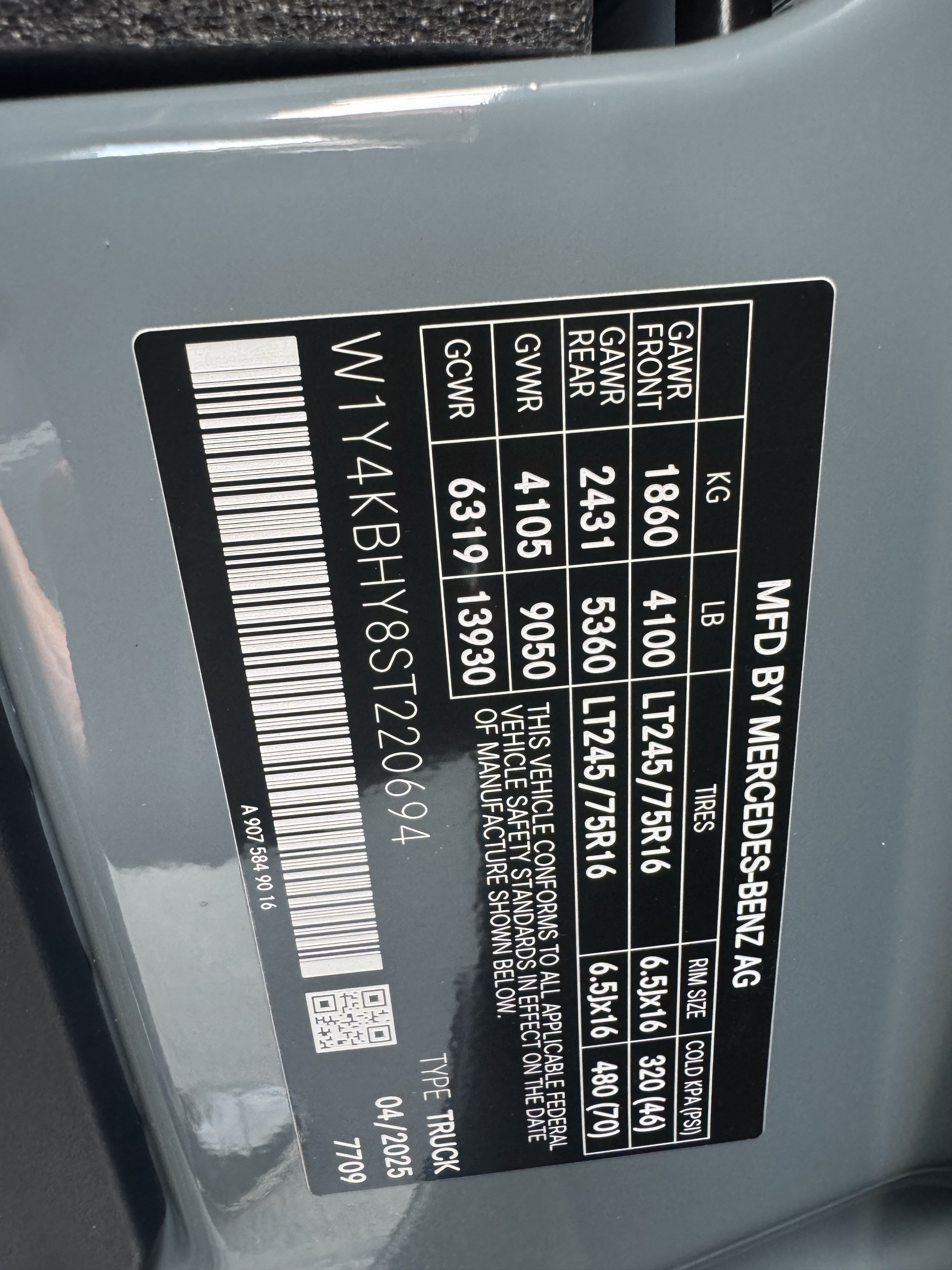 Used 2025 Mercedes-Benz Sprinter 2500 image 17