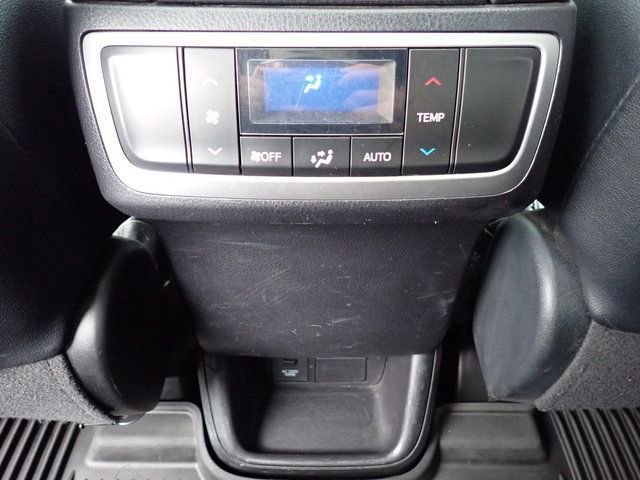 Used 2019 Toyota Highlander XLE AWD/4WD image 20