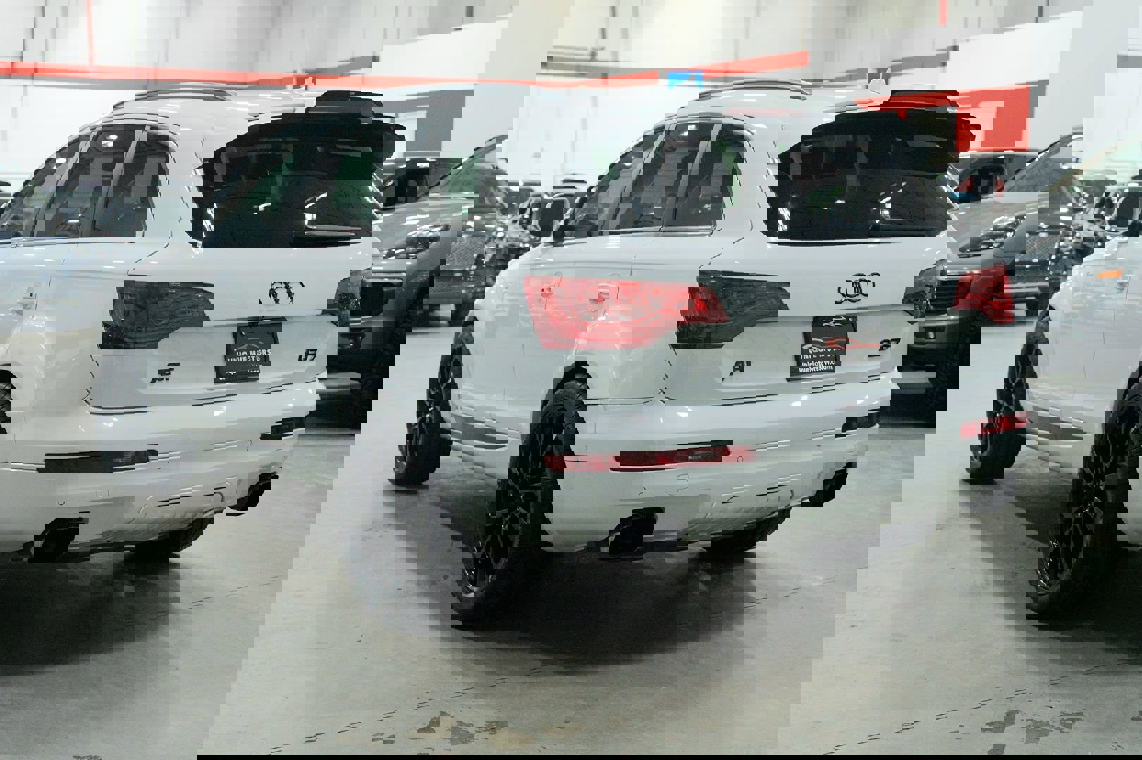 Used 2014 Audi Q7 3.0T S line Prestige w/ Technology Package image 3