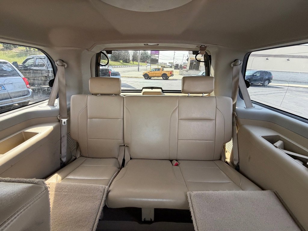 Used 2011 Nissan Armada Platinum w/ 2nd Row Captain Seat Pkg image 18