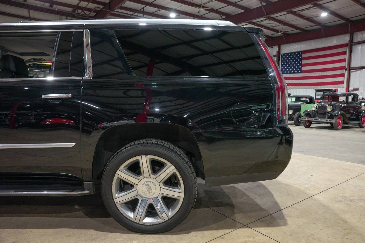 Used 2018 Cadillac Escalade ESV Luxury AWD/4WD image 5