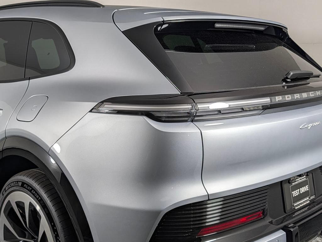 New 2026 Porsche Cayenne Electric AWD/4WD image 16