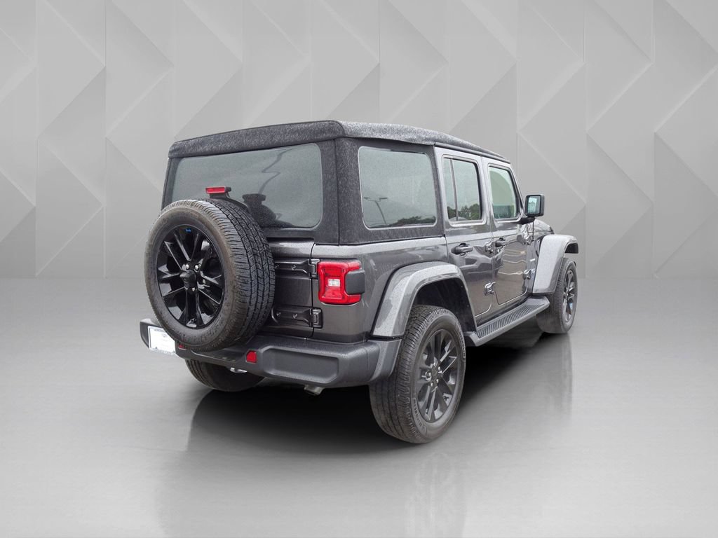 Used 2022 Jeep Wrangler Unlimited Sahara w/ Cold Weather Group AWD/4WD image 5