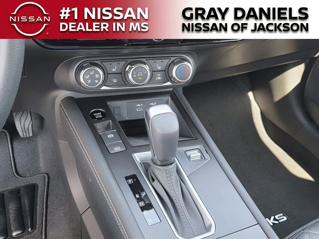 New 2025 Nissan Kicks SV w/ SV Premium Package AWD/4WD image 16